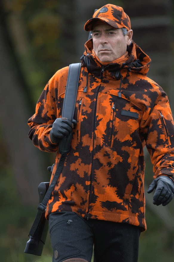 Hedlund Grenland Pro Blaze Silent Forest Jacke getragen