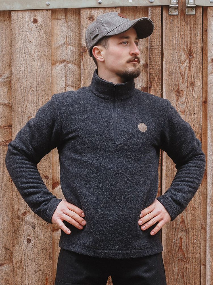 Hedlund Molde - Herren Wollpullover am Model