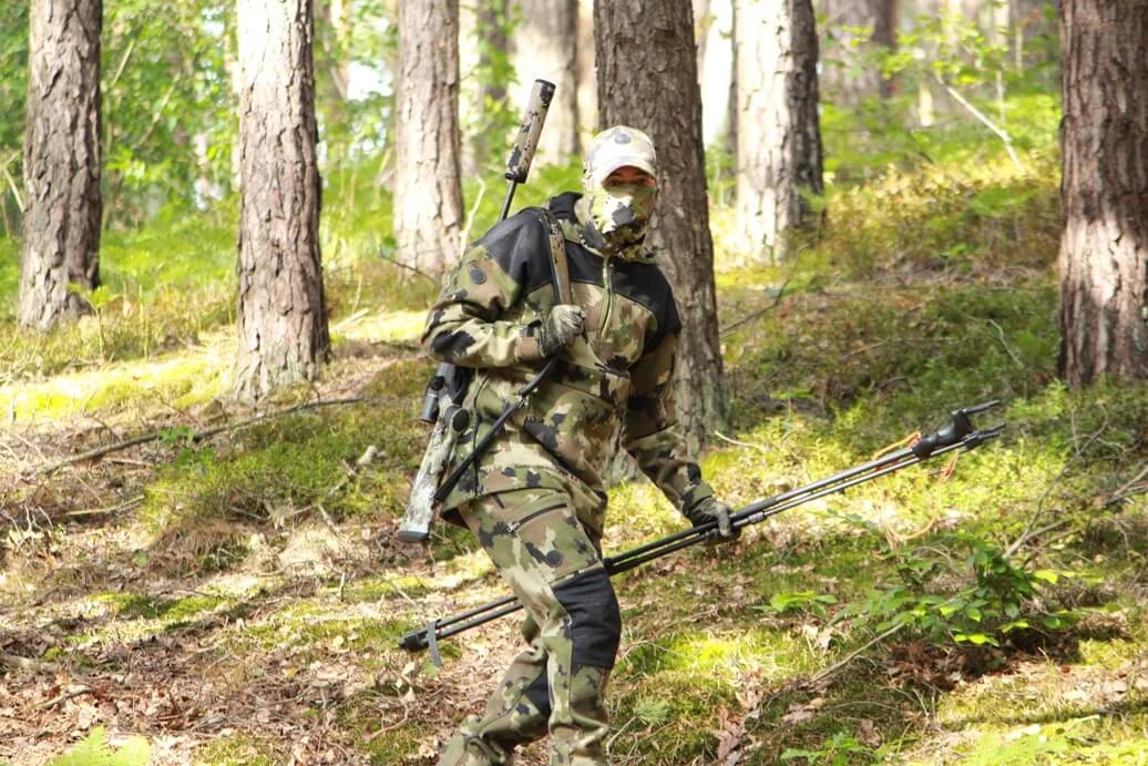 Hedlund Gotland Pro Silent Forest Lodenanorak in Aktion